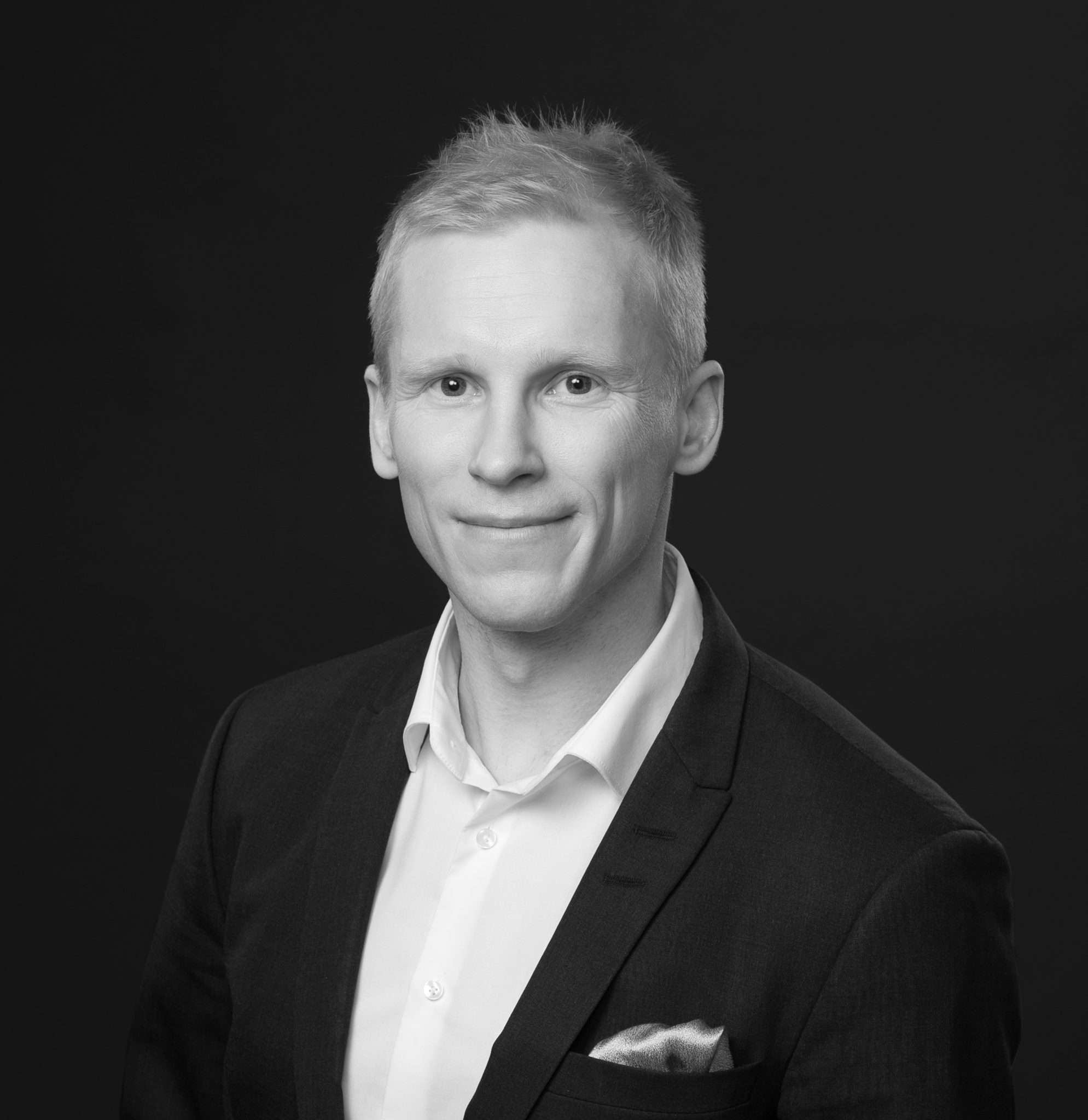 Marttinen_Manu_BW-1-1989x2048